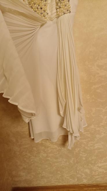 Ziyafət donları: Ağ don,2dəfə geyinilib.200azn alınıb — 9