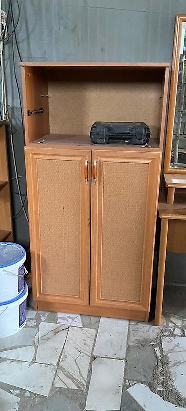 Компактная тумба с открытой надстройкой. 143*71 Туалетный столик с