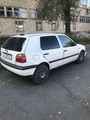 Volkswagen: Volkswagen Golf: 1991 г., 1.8 л, Механика, Бензин, Седан