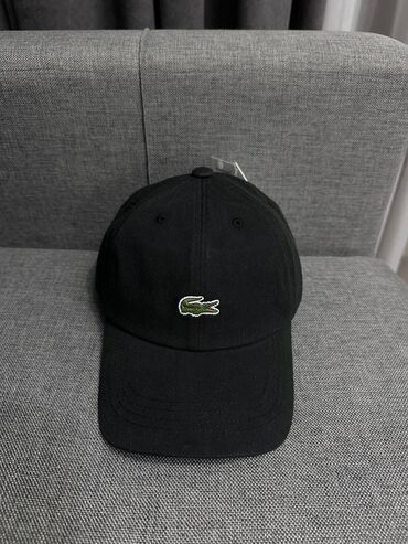 где можно продать старые вещи в бишкеке: Мужской головной убор, Lacoste, Новый, Самовывоз