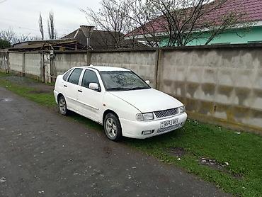 qolf 4 ehtiyyat hissələri: Volkswagen Polo sedan, ağ rəng. - Kuzov: 4 qapılı sedan, aerodinamik — 2