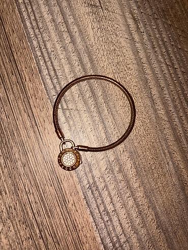Браслеты: Pandora original 
Real alicilara endirim olacaq
Qutu var — 1