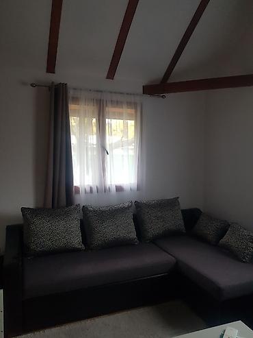 komode bele forma ideale: Prodajem ugaonu garnituru nedavno presvucena, jastuci sa dva lica, ima — 1
