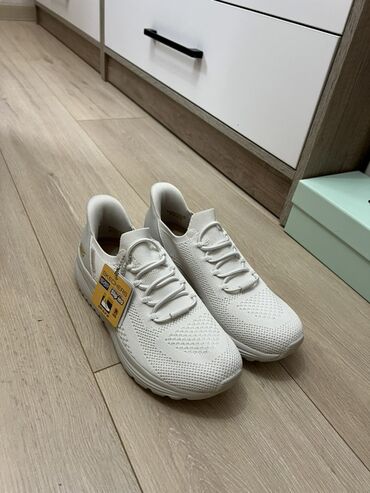 лоро пиано обувь женская цена: Кроссовки, 39, Skechers, Новый, цвет - Белый