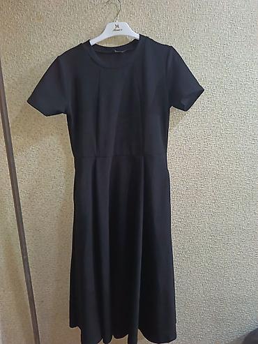 sadə donlar: Qadın paltarı – qara, sadə və klassik dizayn - Model: qısaqollu — 1