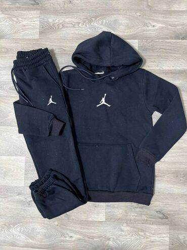 Trenerke: Muški deblji komplet trenerke S,M,L,XL,XXL veličine za 4500 din
pb — 1