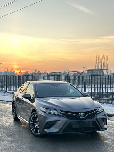 Toyota: Toyota Camry: 2018 г., 2.5 л, Вариатор, Гибрид, Седан