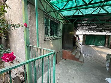 Продажа коттеджей и домов: Продаётся уютный и тёплый дом в самом сердце Бишкека! ЦУМ / ГУМ — — 2