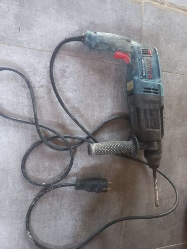 Mişarlar: Bosch GBH 2-24 DRE model perforatorı təklif olunur. Bu perforator