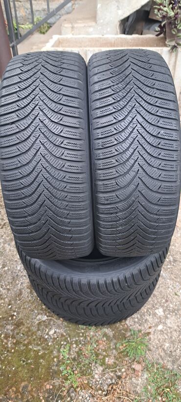 samolepljive lajsne za auto na metar: 185 60 R15 Hankook. Prodajem dve polovne zimske auto gume dimenzije