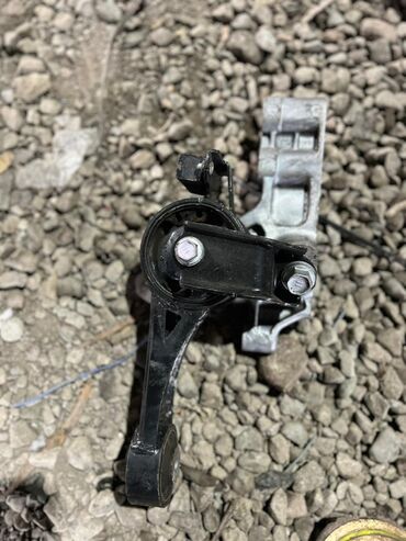 Подушки мотора: Подушка мотора Lexus — 3