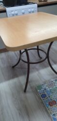 купить столы для кафе: Продаю стол обеденный 80см×100см с тремя табуретками-3000с,унитаз с
