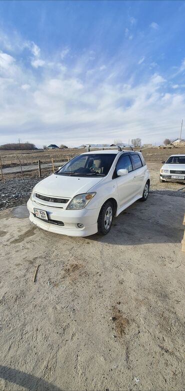 Toyota: Toyota ist: 2003 г., 1.3 л, Автомат, Бензин, Хэтчбэк