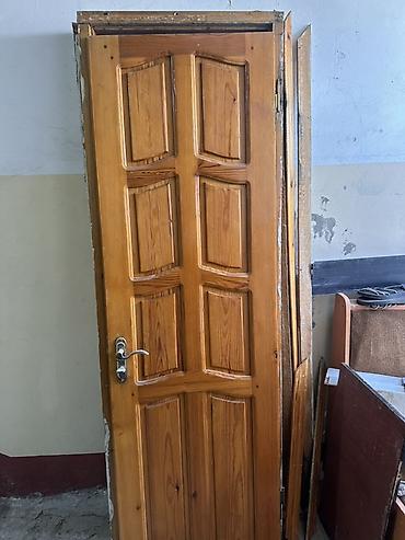 qapi taxta: Hamam tualet qapısı. 2 ədəddir 1i 40 manat.Hazır sökülmüş haldadı — 3
