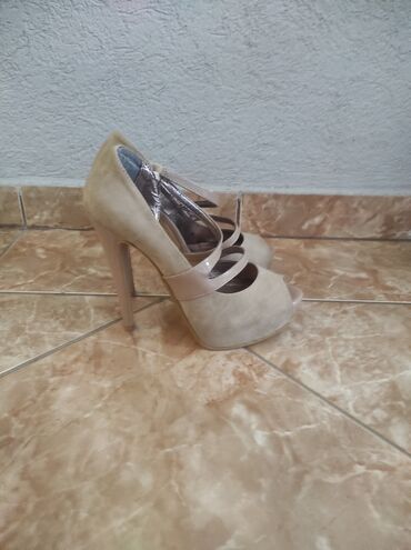 Salonke: Salonke, 38 na lalafo.rs Salonke: Salonke, 38