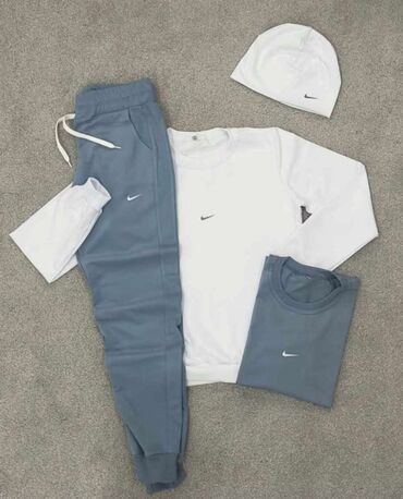 Kompleti: Ženski komplet 😊❤️ Trodelni 4000 din i poklon kapa 😊 Duks i donji deo — 2