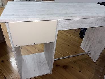 komputer setup: Düz masa, Polkalı, Siyirməli, Teksturalı laminat — 10
