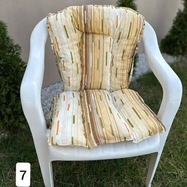 Posteljina: Podmetači za stolice od mlevenog sundjera Dimenzije podmetača:82x40 — 9