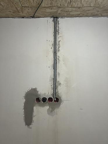 Электрики: Электромонтаж (простой) Установка розеток и выключателей Установка и — 8