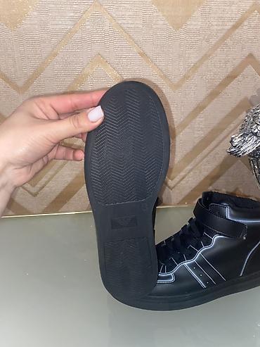 midi donlar: Rəng - Qara Krossovkalar, Ölçü: 38, Uniseks — 4