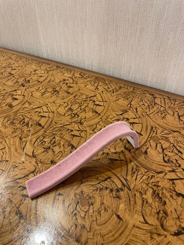 Bijuteriya vitrinləri: Aksesuar stendleri,her mehsuldan kifayet qeder var yeni coxdu.Qiymet — 14