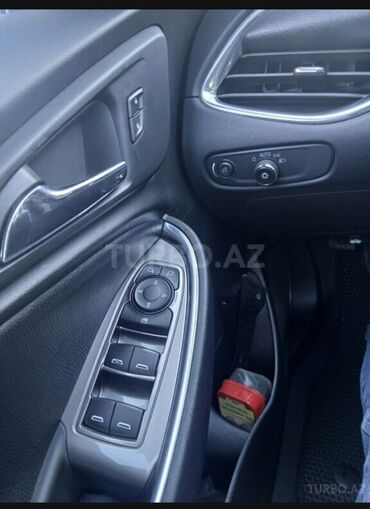 Chevrolet: Chevrolet Malibu: 1.5 l | 2019 il 119000 km Sedan — 10