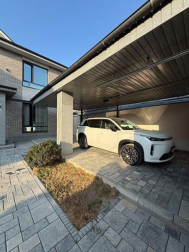 Үйлөрдү сатуу: 6 бөлмө, 250 м², 4 соток, Бишкек, 3-мкр Кыймылсыз мүлк агенттиги — 3