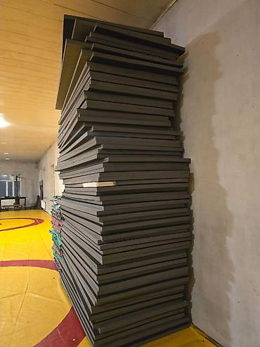tatami: Guləş Sambo tatamisi Tezedi. İlde 2-3 dəfə istifade olunub ancaq — 2
