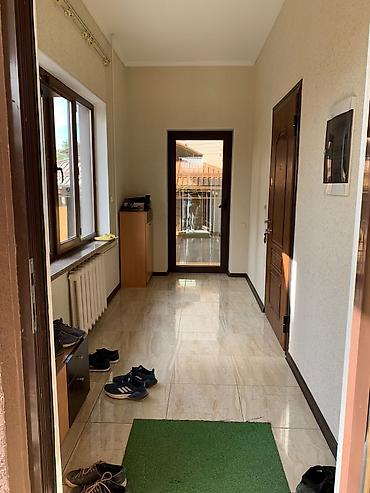 Долгосрочная аренда домов: 300 м², 6 комнат — 3