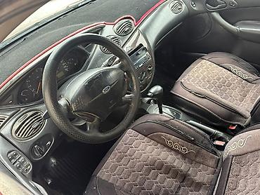 Продажа авто: Ford Focus: 2001 г., 2 л, Механика, Газ, Седан — 7