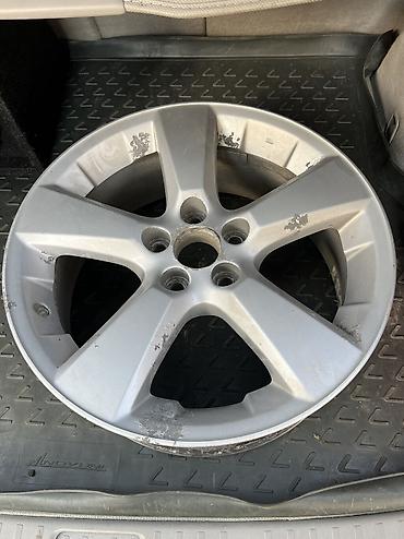 Литые Диски R 18 Lexus, 1 шт, отверстий - 5, Б/у at lalafo.kg Литые Диски R 18 Lexus, 1 шт, отверстий - 5, Б/у