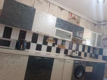 metbext divan: *MƏTBƏX mebeli :-TƏCİLİ SATILIR*‼️ QİYMƏT:-450₼ ÖLÇÜ:-4.20 ÜZƏRİNDƏ
