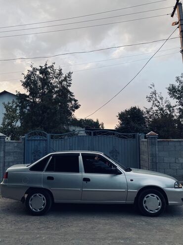 авто москва: Серебристый седан Daewoo Nexia. Этот классический автомобиль