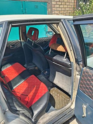 Audi: Audi 80: 1989 г., Седан — 4