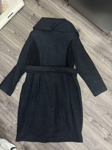 Kaputi: Mona, L, Sa postavom — 7