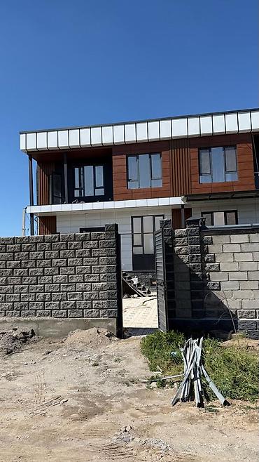 чертёж дома: 🏡 ПРОДАЁТСЯ ПРОСТОРНЫЙ ТАУНХАУС В РАЙОНЕ НОВОГО СТАДИОНА — 1