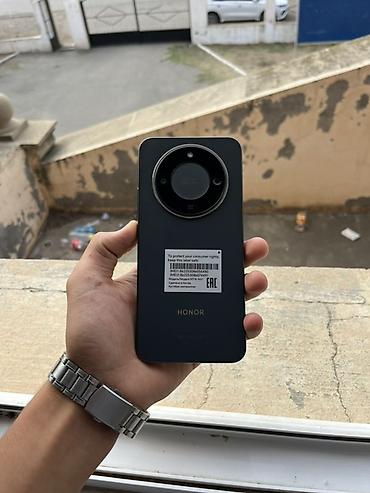 Honor: Model:Honor x9d Yaddaş: 256 GB Ram: 8,0 GB Vəziyyət: yeni Rəng — 5