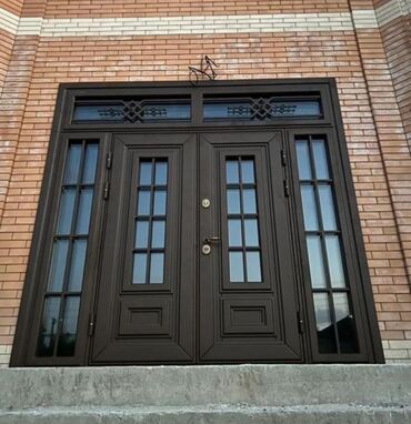 Giriş qapıları: Mənzil üçün Yeni Giriş qapısı Şəbəkə ilə, Pulsuz quraşdırma, Ünvandan götürmə, Pulsuz çatdırılma, Ödənişli çatdırılma — 14