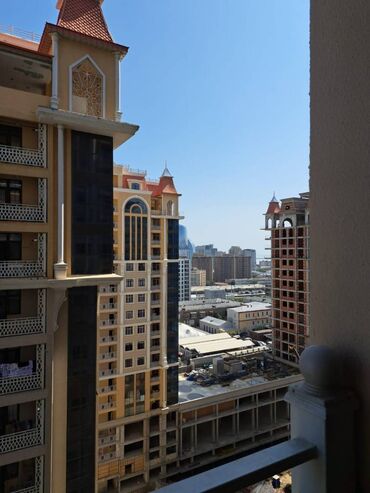 Uzunmüddətli kirayə mənzillər: Yaşıl Bazarın arxası 16 mərtəbəli binanın 10 – cu mərtəbəsində — 13