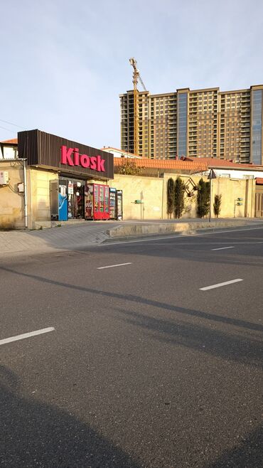 İcarəyə mağazalar: 8 noyabr prospektində, Gənclik parkına yaxın ərazidə, Gəncə prospekti — 18