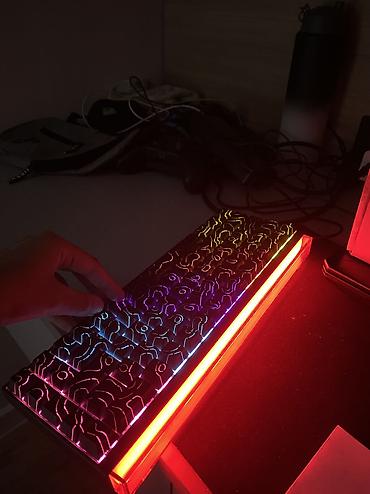 komputer pultu: Nacodex NK68 klaviaturası qırmızı switch qabagında rgb işiqları var — 4
