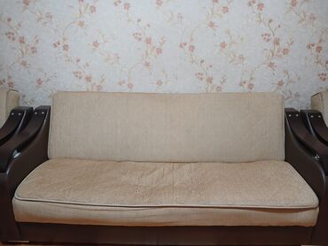 aci badam: Divan, Açılan, Bazalı, Parça