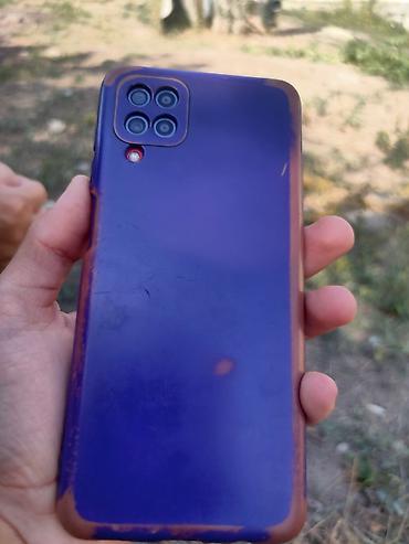 Samsung Galaxy A12, Б/у, 32 ГБ, цвет - Фиолетовый, 2 SIM — 2