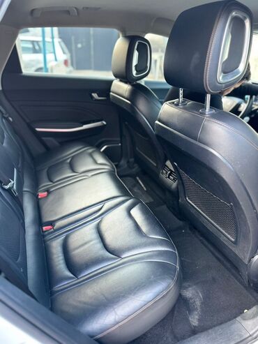 Другие автомобили: Электромобиль кроссовер (белый цвет кузова). Ключевые особенности: - — 11