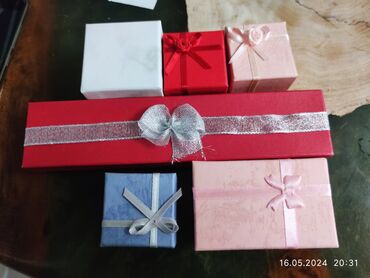 теке дары: Отдам даром.Подарочнве коробочки от украшений.Район асанбая