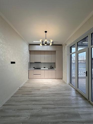 Продажа коттеджей и домов: 🏡 Продаётся уютный дом с современным ремонтом! 📍 Район: Заря 📐 — 12