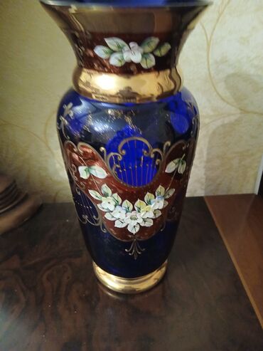 Vazalar: Bir vaza — 1