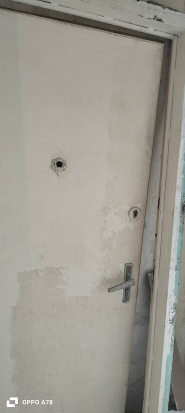 Бункерные двери: Б/у Входная дверь С глазком, Без гарантии, Самовывоз
