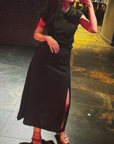 Plaşlar: Zərif qara uzun don 1 dəfə geyilib Avva dan alınıb - Dizayn: yuxarı