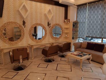 Digər kommersiya daşınmaz əmlakı: Nərimanov rayonu inqılabda 1-ci mərtəbəsində yerləşən 175 kv sahəsi — 1